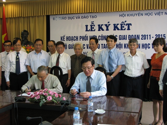 Ký kết phối hợp công tác giữa Bộ Giáo dục và Đào tạo và Hội Khuyến học Việt Nam